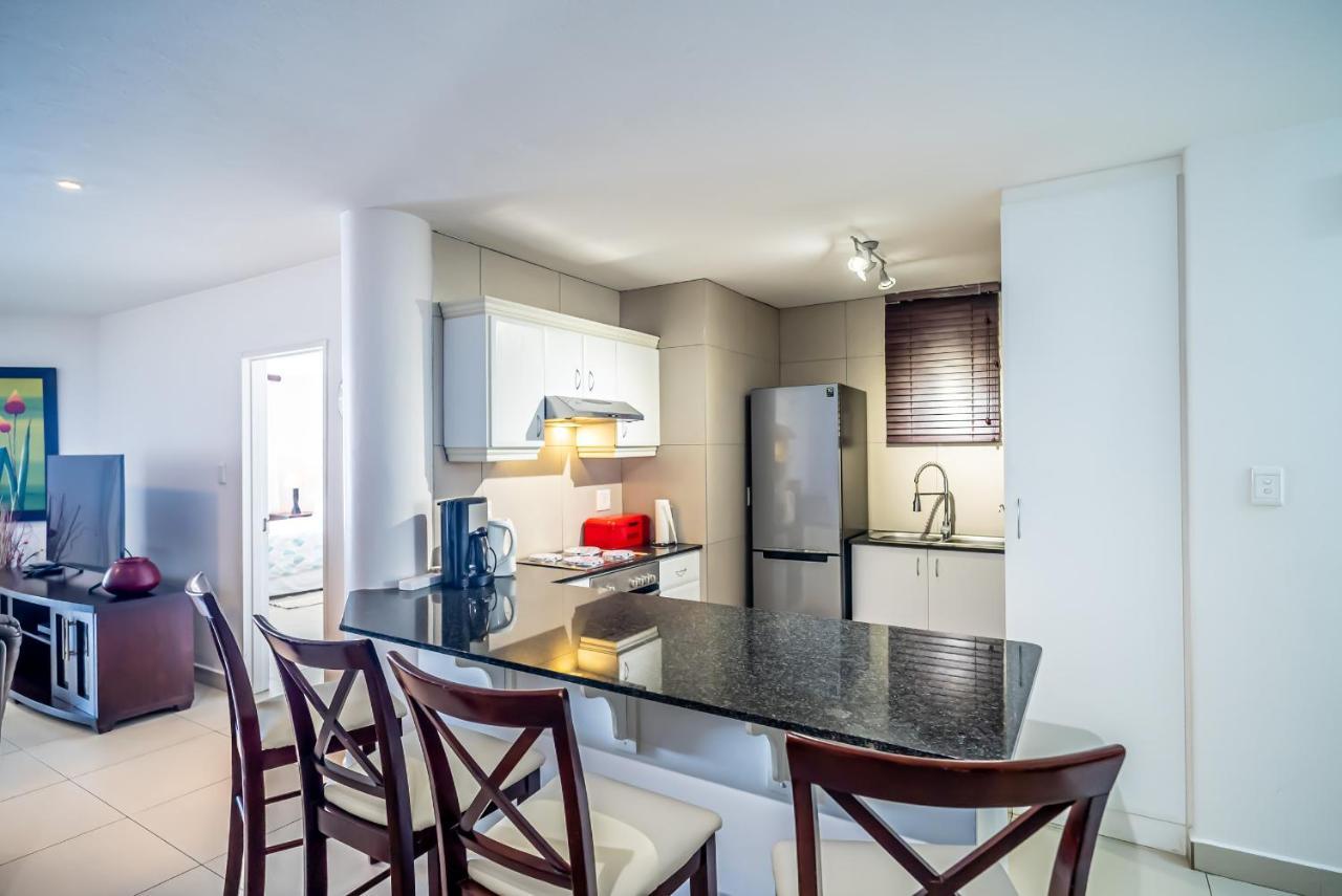 Breathtaking Sea View Apartment-margate Rsa Margate