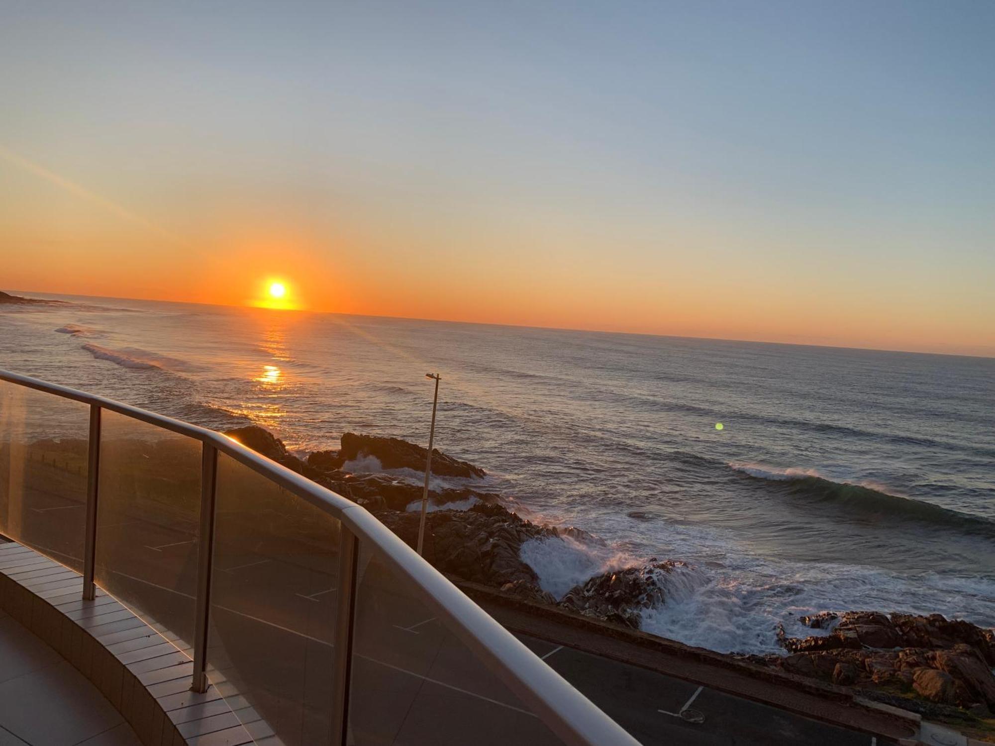 Breathtaking Sea View Apartment-margate Rsa Margate